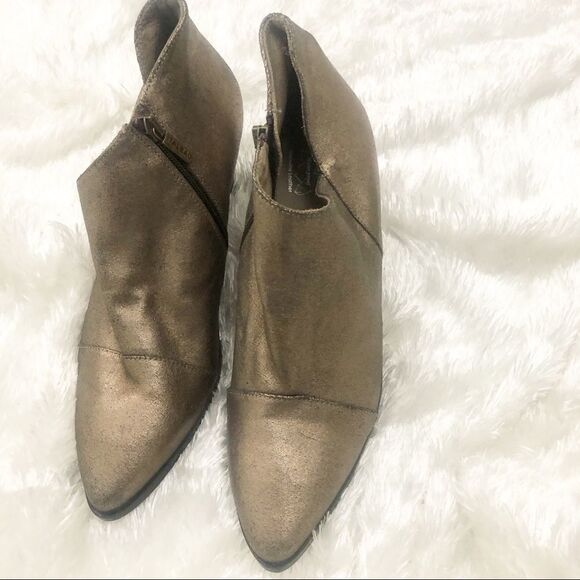 Italeau Marisa Waterproof Cap Toe Leather Booties Bronze Metallic Sz 40/10 - Picture 1 of 4